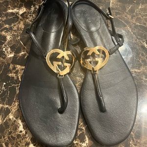 Authentic Gucci Ellesmere thong sandal in good condition